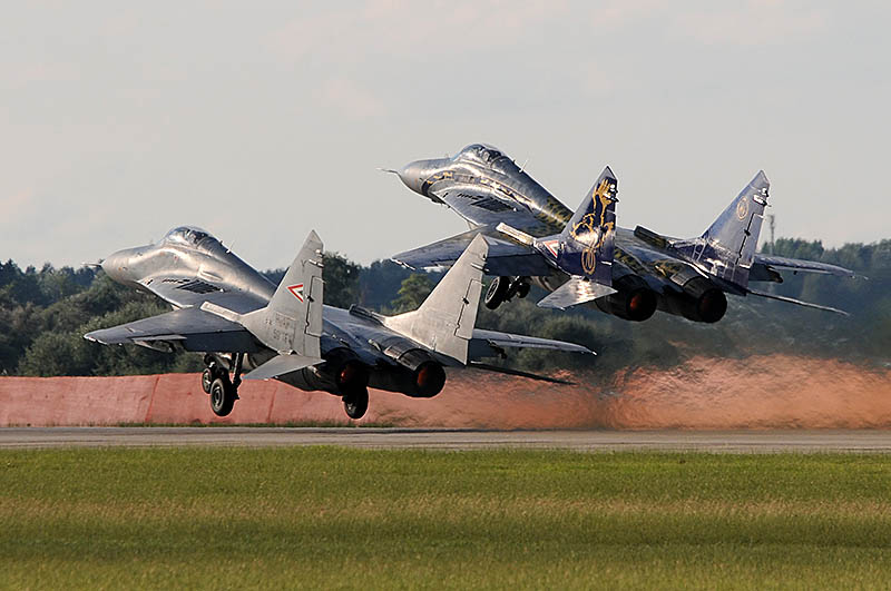 pic 34.jpg - MiG-29s